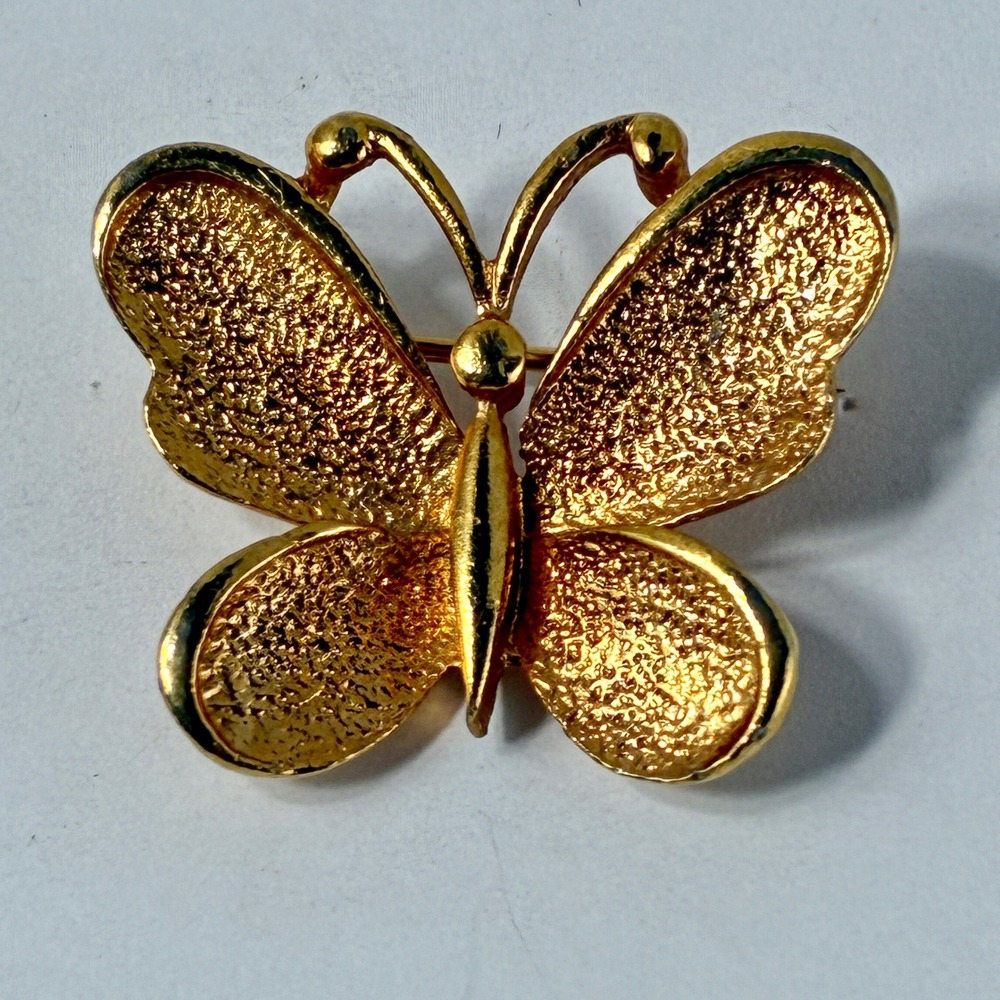 VTG Signed Sarah Coventry Butterfly Brooch Gold Tone Textured Wing Figural Pin